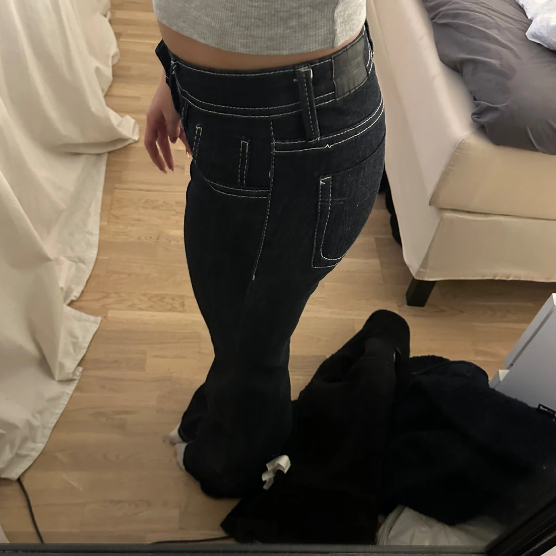 Mörkblåa bootcut jeans - 2