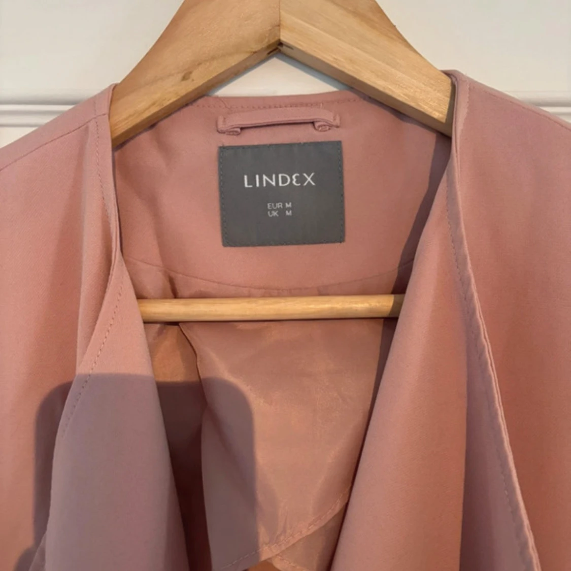 Rosa trenchcoat från Lindex, stl M - 1