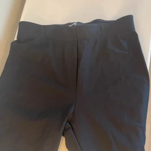 Svarta shorts från BikBok XS - Svarta shorts från BikBok 