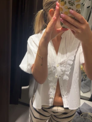 Super fin blus - Super fin blus ifrån Zara. Inga fläckar eller liknande 🌸