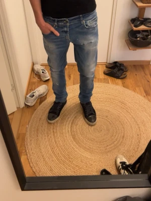 Dondup jeans med slitningar  - Jinz
