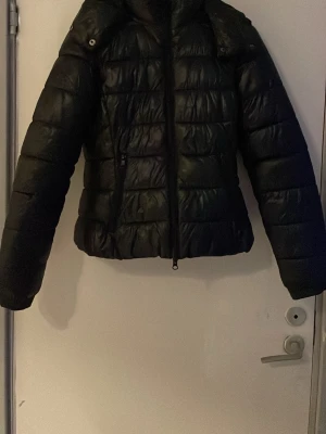Svart pufferjacka från 157, XXS - pufferjacka ifrån lager 157! 