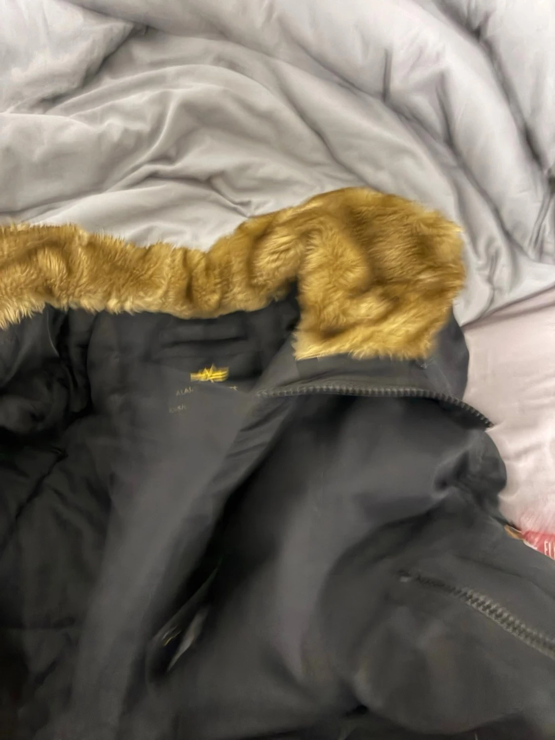 Svart Alpha Industries parkajacka med fuskpäls - 2