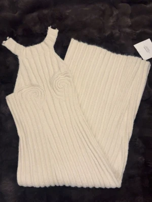 Adoore stickad klänning  - Super fin med prislapp kvar ! Passar 38-40