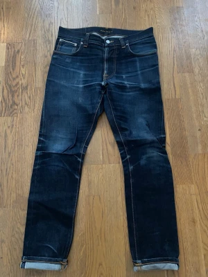Nudie Dry Japan Selvedge Jeans - Nudie Dry Japan Selvedge Jeans / Väldigt bra skick / Storlek 30/30 Mått:  Längd: 100 cm isch Midja: 40 cm