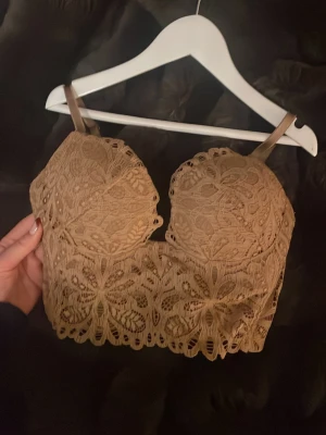 Bh korsett Intimissmi  - Endast använd 1 gång, från Intimissmi. Jätte snyggt under en kavaj också 