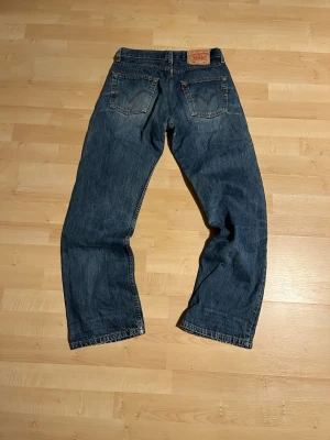 Levi's 501 blå jeans straight fit - Feta jeans, 29/30, bra skick, skriv för måtten, priset kan diskuteras 