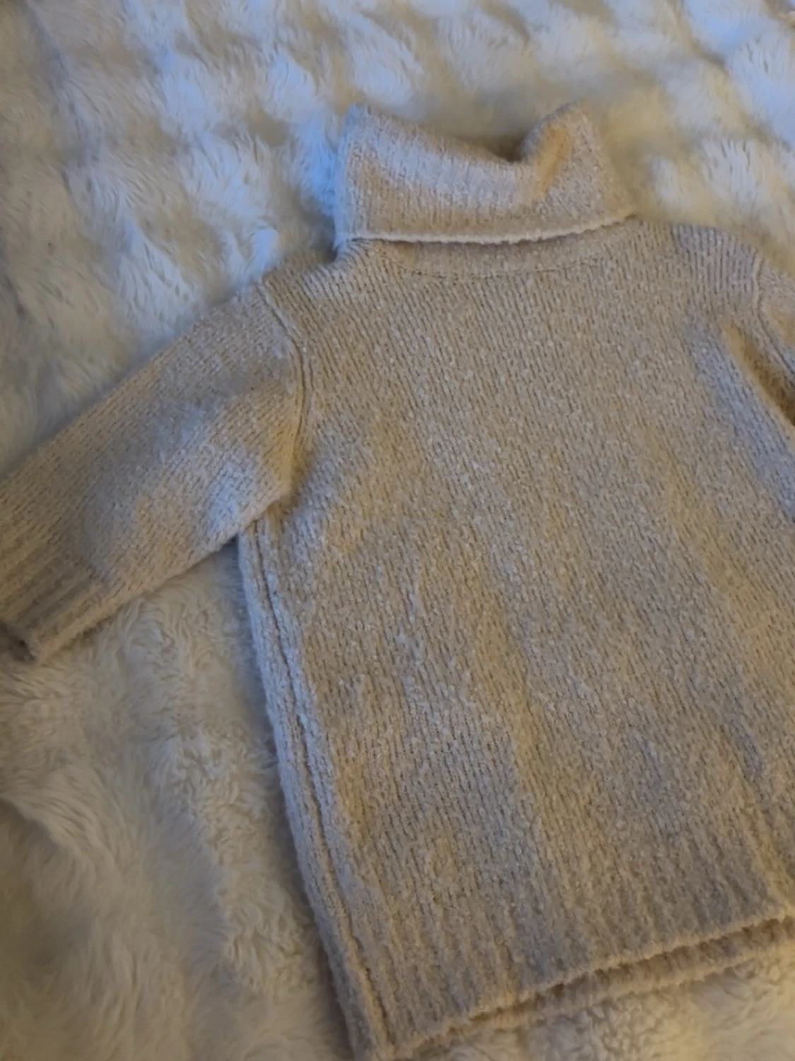 Beige polotröja från Indiska - 1