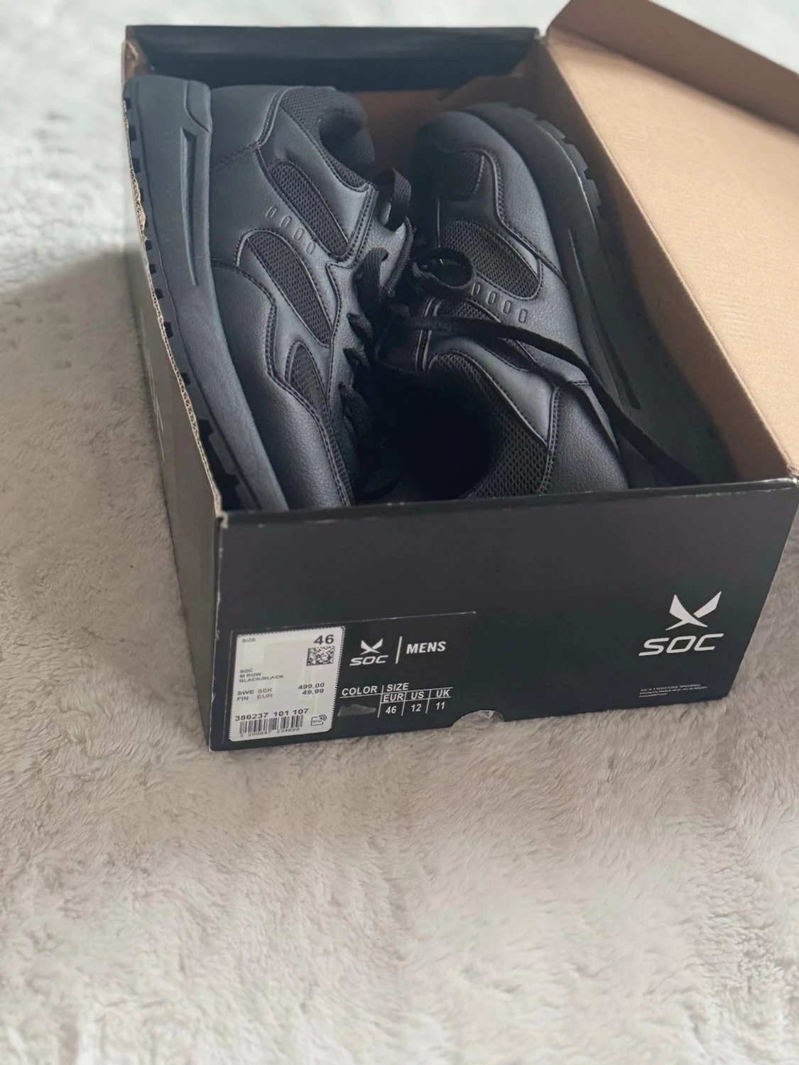 Svarta sneakers från SOC, storlek 46 - 2