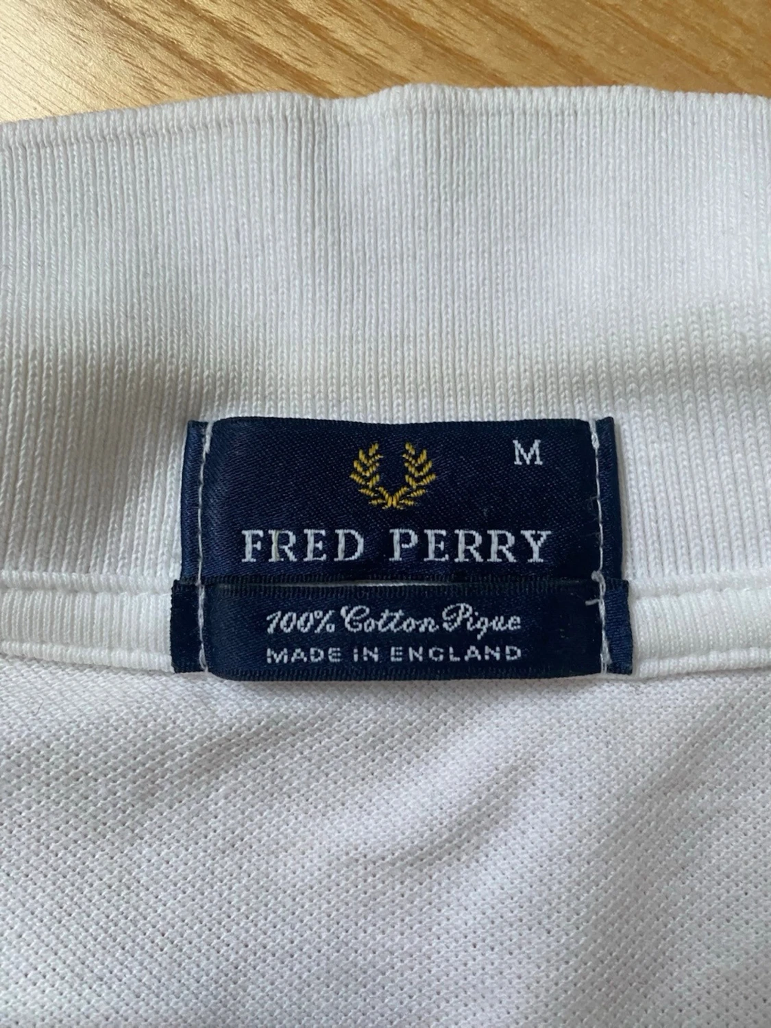 Vit pikétröja från Fred Perry - 1