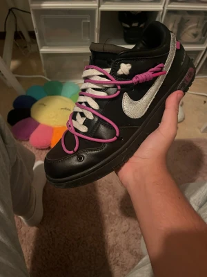 Nike Dunk Low Off-White svart/silver - Nike Dunk Low Off-White med svart