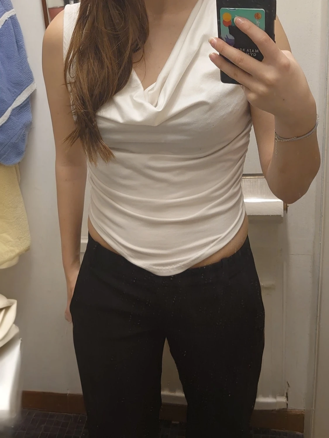 Vit croppad linnetopp med drapering