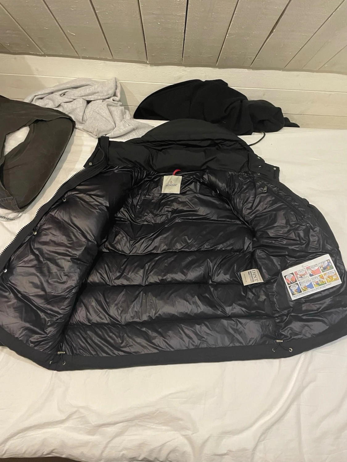 Svart Moncler dunjacka - 1