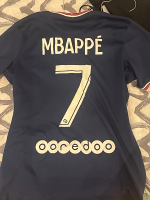Mbappe fotbollströja   - Äkta mbappe psg tröja 