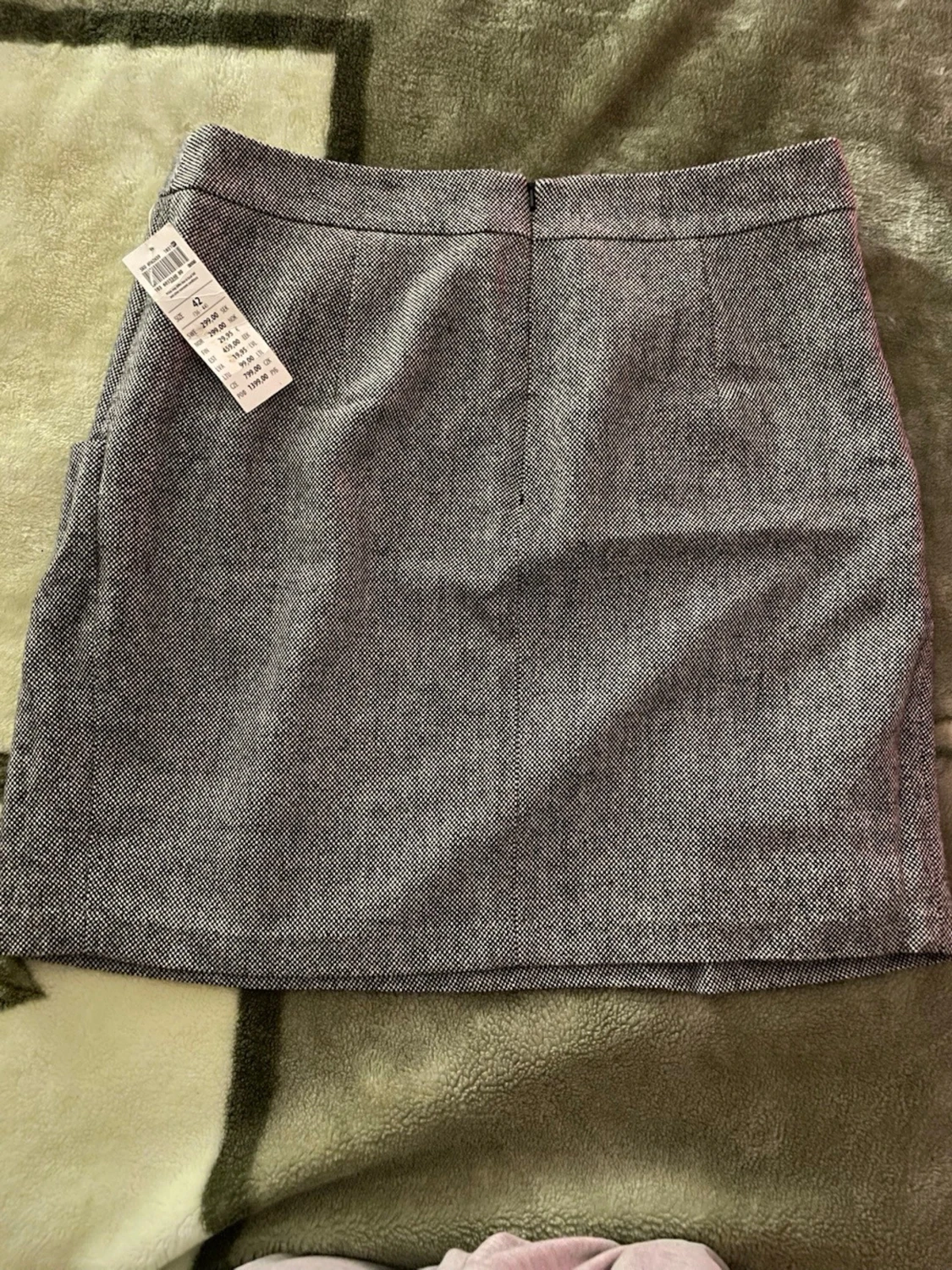 Grå rutig kortkjol från Lindex - 1