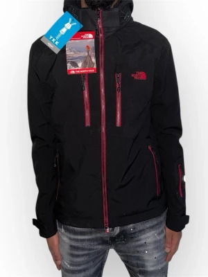 The North face jacka- svart,storlek M - Helt ny. Fin replika med hög kvalitet. Storlek: EU | M Pris: 1499kr. Först till kvarn. Skickas direkt inom 24h.