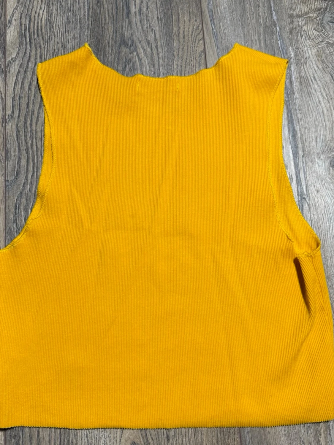 Gul ribbad linnetopp från Zara - 2