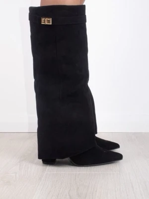 SÖKER fold over boots - Söker shark boots/ fold over boots som dessa på bilden i bra kvalitet och storlek 39🫶🏻max 400-450 kr