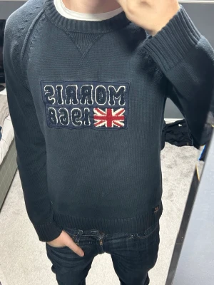 Mörkblå stickad tröja från Morris  - Snygg Mörkblå stickad tröja från Morris utan några defekter i stl S. Hör gärna av dig vid nån fråga eller fundering. Priset kan såklart diskuteras✅✅✅