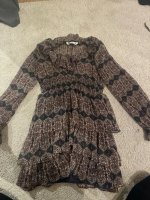 Klänning - Klänning frön zara
