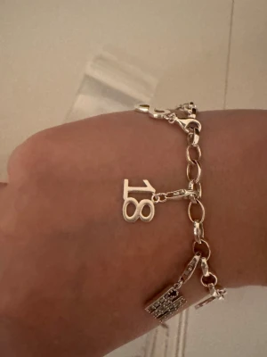 18 berlock  - en helt ny berlock från guldfynd, säljer då jag har dubbletter 💖 