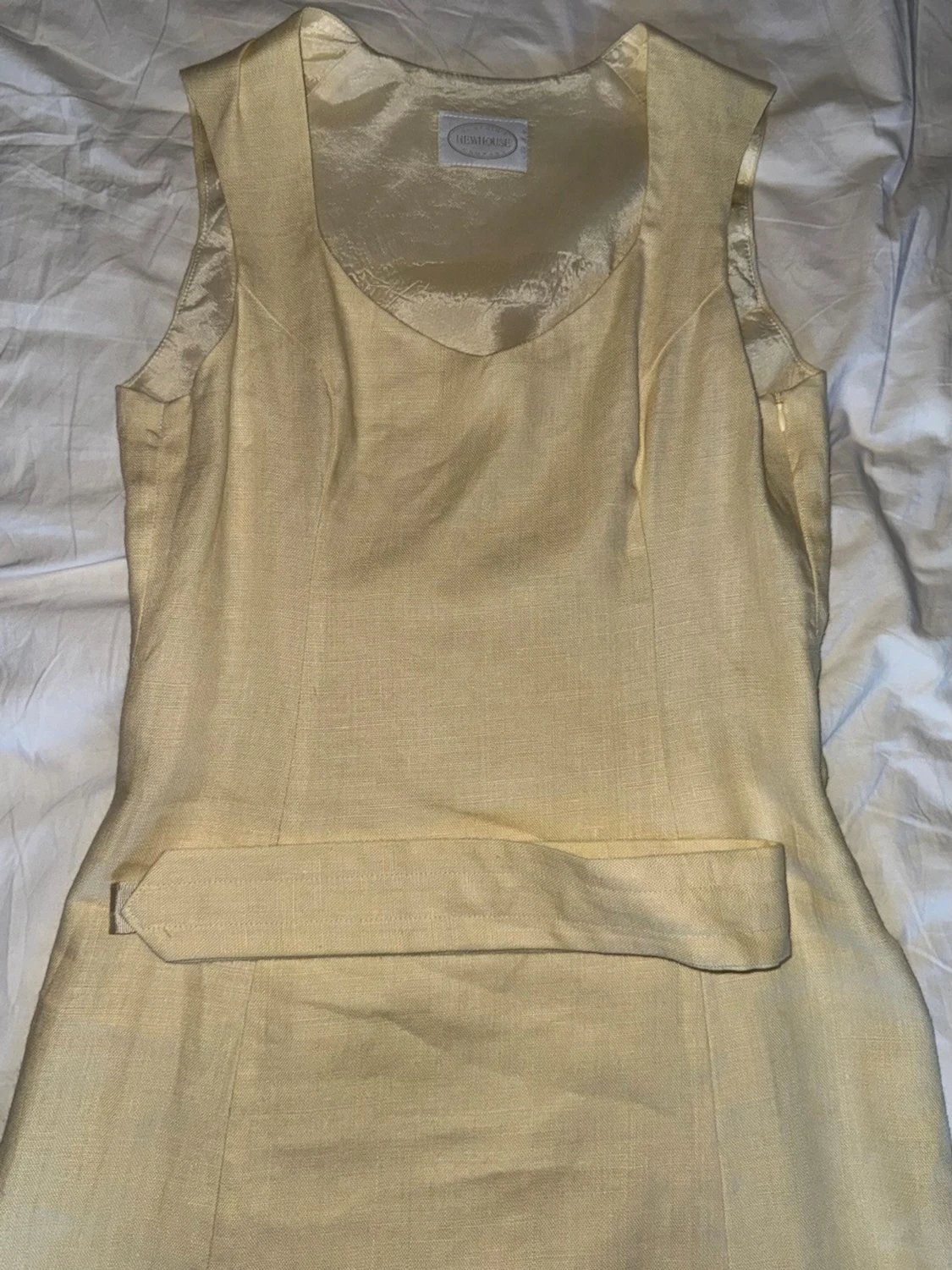 Ljus ärmlös klänning med knyt - 5