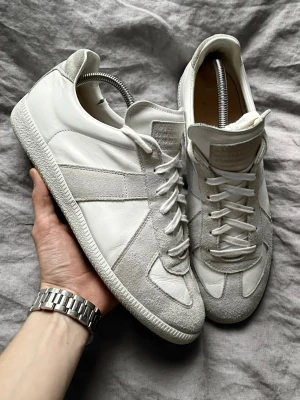 Maison margiela gats - Säljer mina Maison margiela gats. Super fint skick, storlek 43. Såklart äkta, har kvitto. Hör av er vid frågor. Mvh