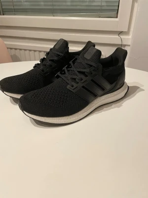 Adidas Ultraboost svarta - Nytt skick. Frakt samma dag🚚 pris kan diskuteras i litenmängd