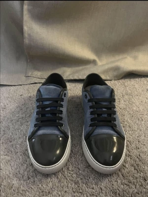 Lanvin cap toe - |Lanvin cap toe| | Storlek: UK 6 (41-42)| Skick: 8,7510| Medföljer: box och dustbag | Frågor eller funderingar tveka inte på att höra av dig!