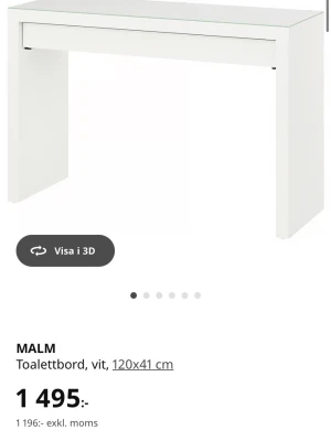 Vitt sminkbort från Ikea  - Säljer vitt sminkbord från Ikea. Bor i Falun, skriv till mig om intresse❤️ Köpt för 1495! 120 långt. 