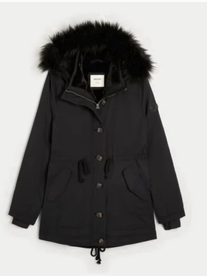 Hollister faux fur lined Parka winter jacka - Helt ny, jättefin Hollister parka-jacket, till och med fortfarande inplastad. Jackan är slut på Hollsiters hemsida.  Jag fick dubbletter i julklapp, men det är för sent att returnera.  Jag postar och svarar snabbt. Kom jättegärna privat för frågor eller om det finns något annat jag kan hjälpa till med! Jackan köptes för 1355kr. Personligen älskar jag jackan och använder den hela tiden!🫶