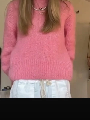 Rosa stickad tröja! - Säljer nu den här jättefina tröjan då den inte används! Dne är i jättebra skick