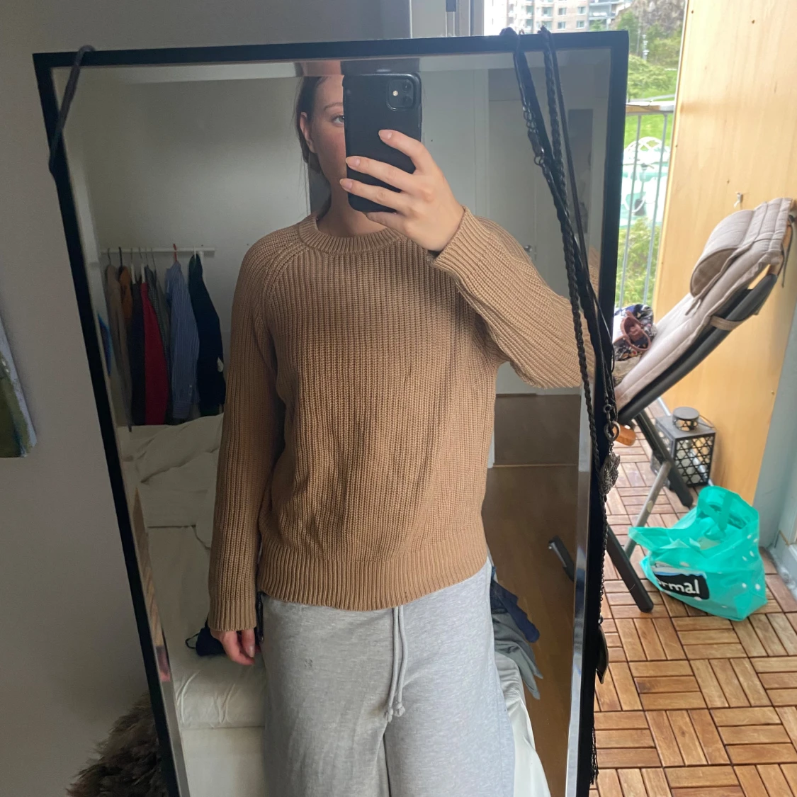 Beige stickad tröja Black Label M