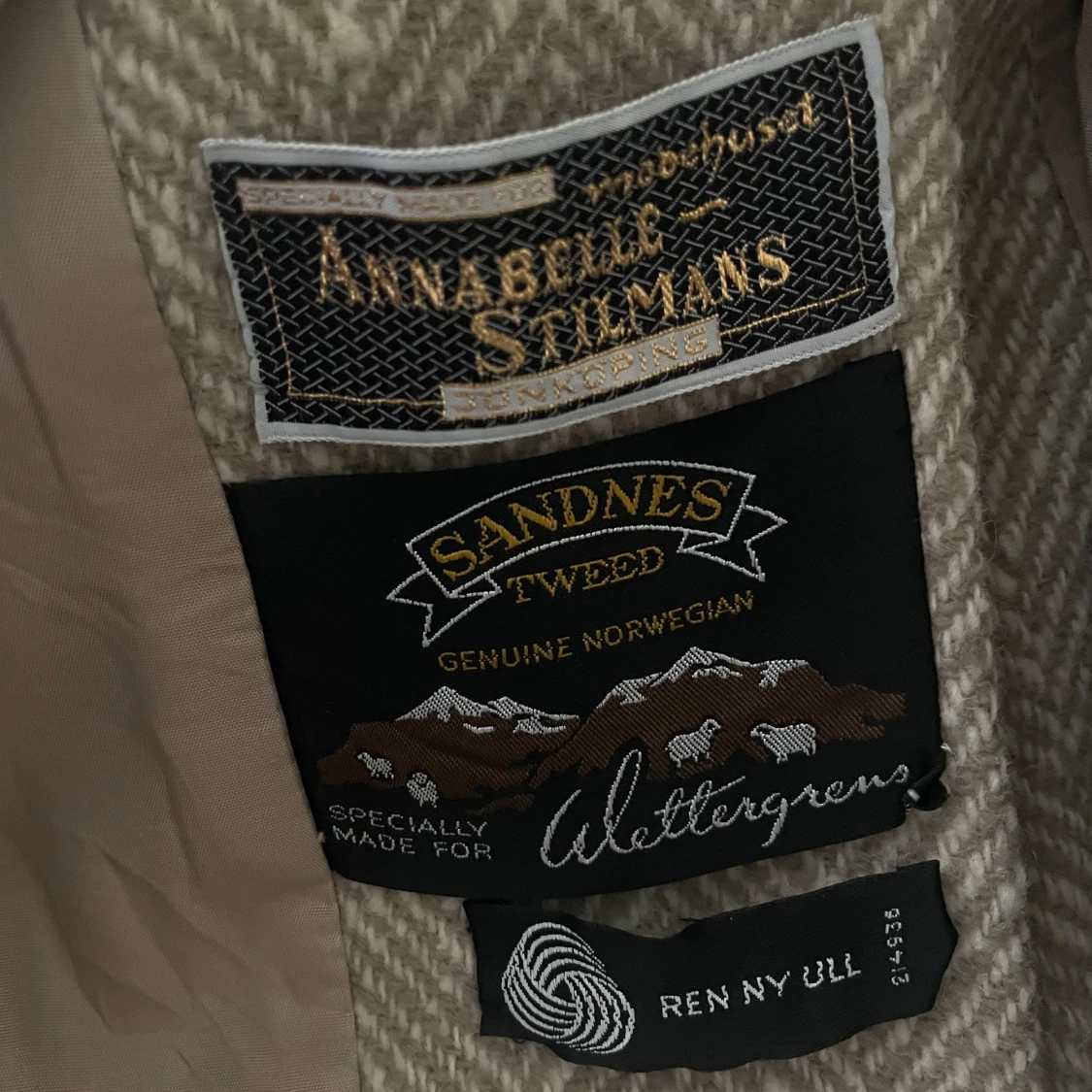 Beige rutig ullkavaj från Wettergrens - 1