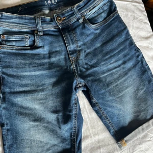 jeansshorts från SMOG, stl S - Snygga blå jeansshorts från SMOG, aldrig använda  