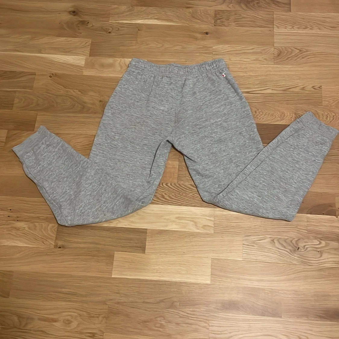Grå mjukisbyxor från Champion - 1