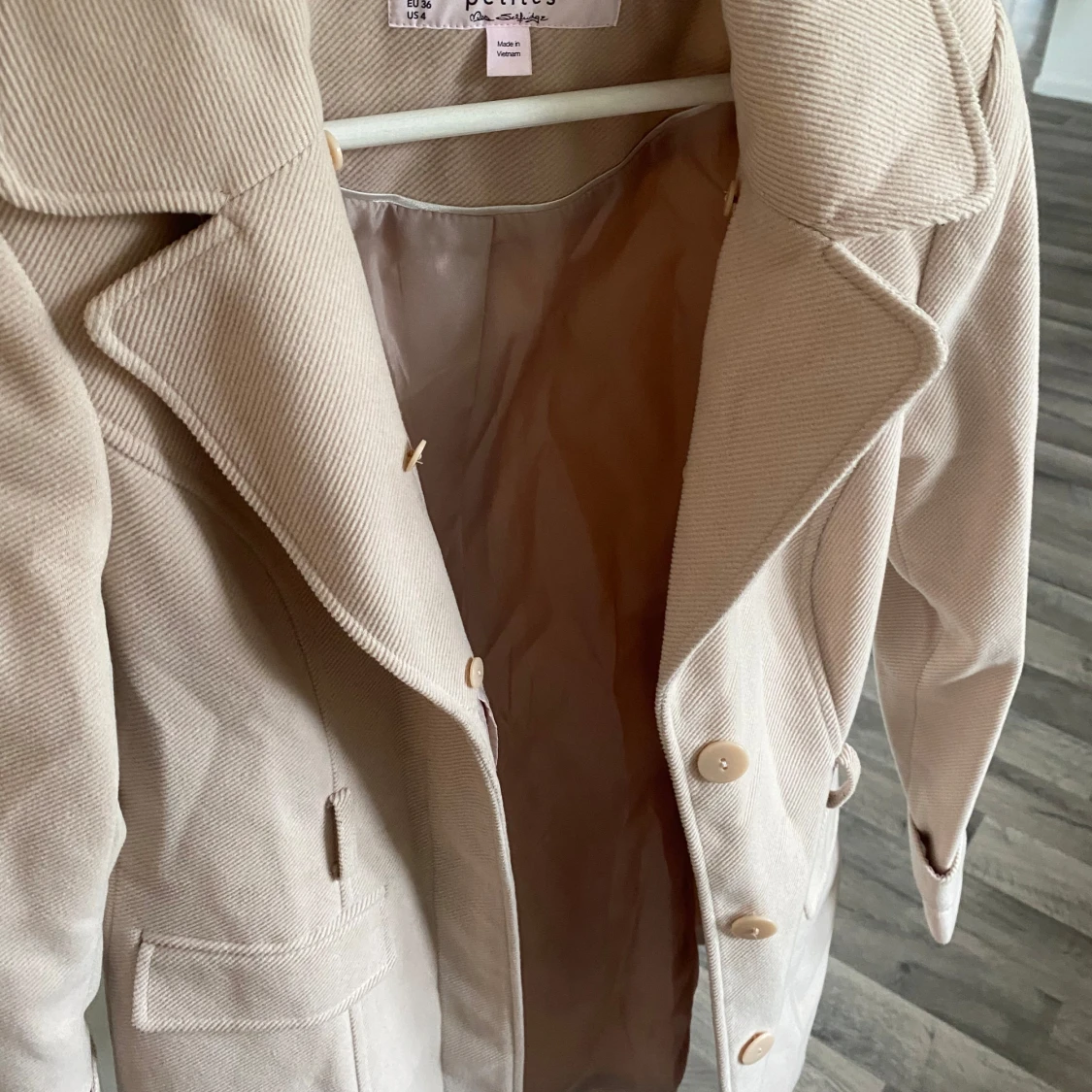 Beige kavaj från Miss Selfridge