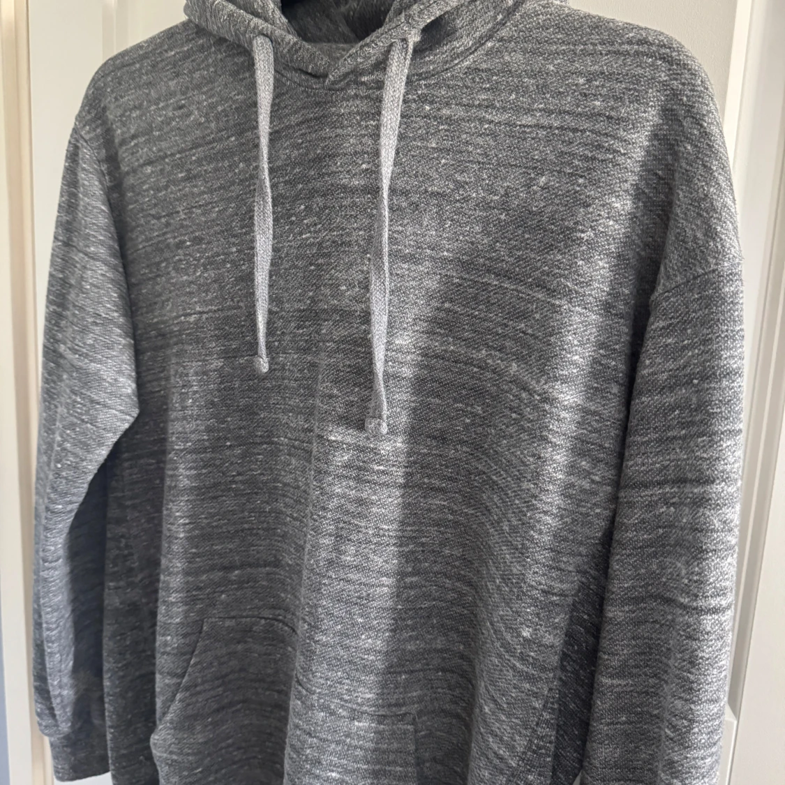 Grå hoodie från Vaillent