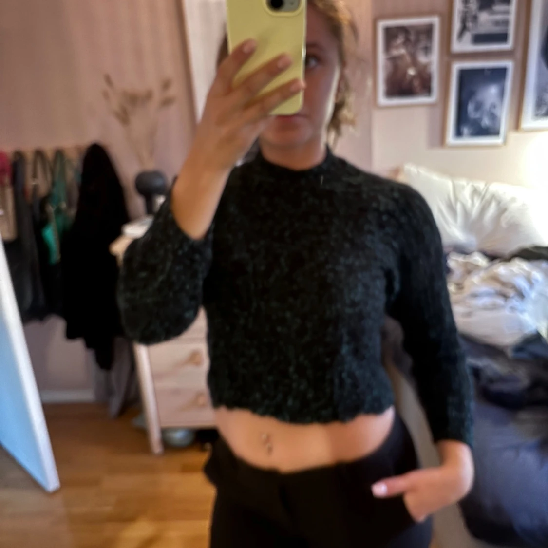 Svart-grön croppad tröja från Zara - 1