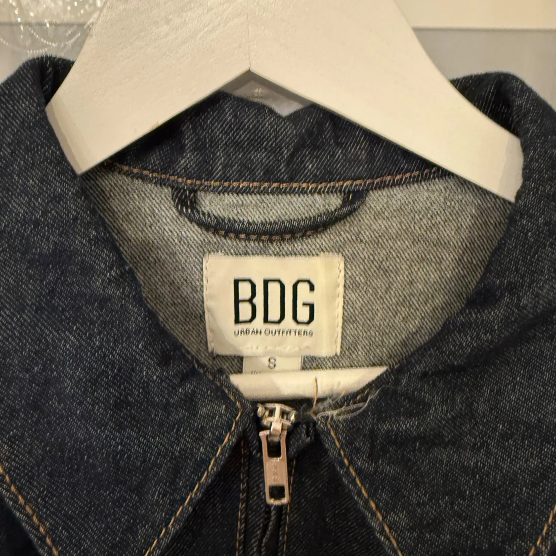 Mörkblå jeansjacka från BDG - 1