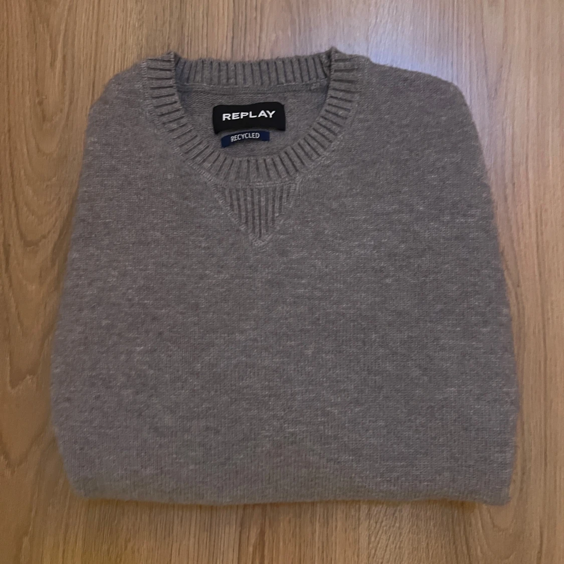 Grå stickad tröja från Replay - 1