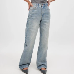 Jeans nakd - Säljer dessa så snygga jeans från nakd!! Använd fåtal gånger 