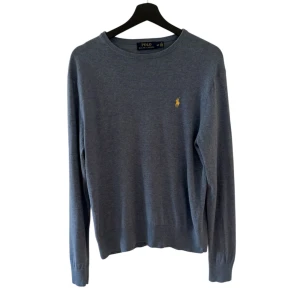 RALPH LAUREN KASHMIR TRÖJA - Ralph Lauren tröja - Storlek S - 100% merinoull - Mycket fint skick - hör av er vid minsta fundering // Deluxecloset 