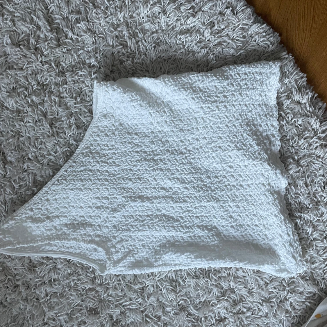 Vit one shoulder topp från Kappahl - 1