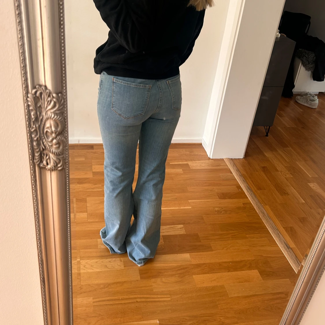 Ljusblå bootcut jeans - 2