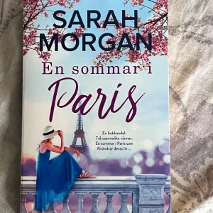 En sommar i Paris - Följ Grace och Audrey på en oförglömlig sommar i Paris, där oväntad vänskap, nya äventyr och självupptäckt väntar. Perfekt för dig som gillar charmiga berättelser om vänskap, kärlek och att hitta sig själv i en magisk stad.
