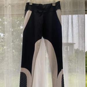 3 par tränings byxor  - 3 par jätte fina tränings byxor som säljs till ett paket pris till 150kr