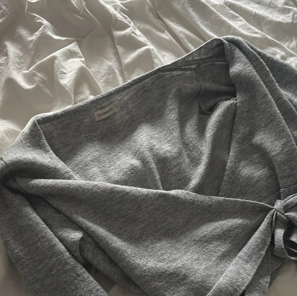 Grå omlottkofta från Even&Odd - 1