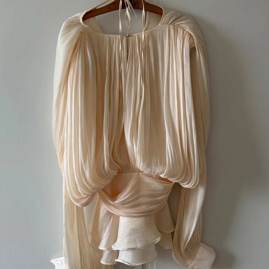 Champagnefärgad klänning miss rosier - 3