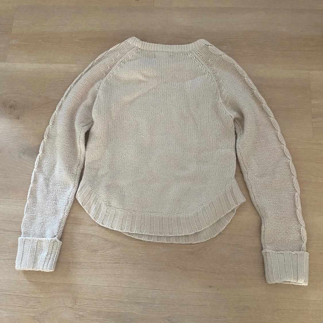 Beige stickad tröja från Vero Moda - 2